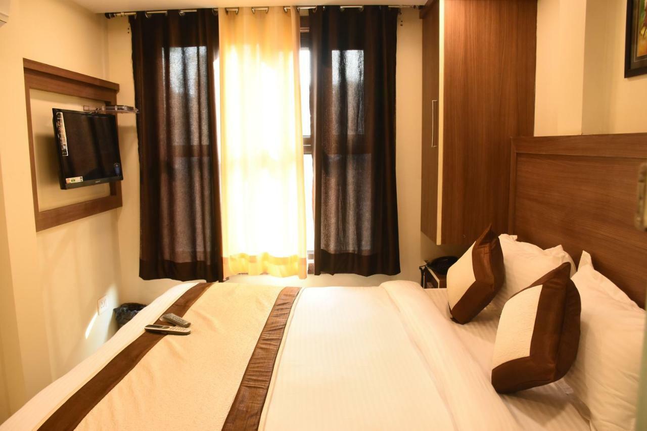 Hotel Kaushal Palace New Delhi Eksteriør bilde